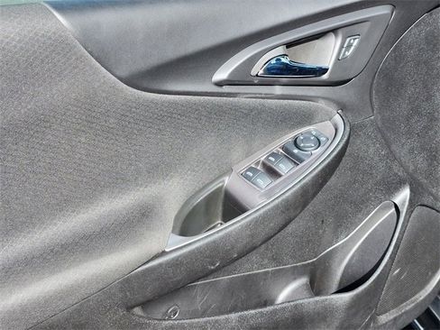 Used 2024 Chevrolet Malibu LT image 19
