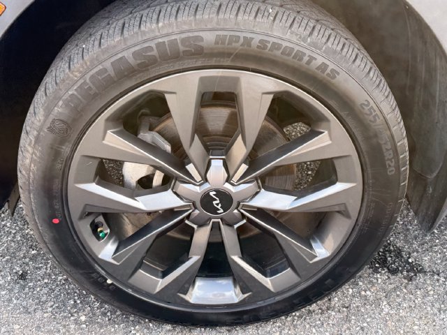 Certified 2023 Kia Sorento SX Prestige AWD/4WD image 10