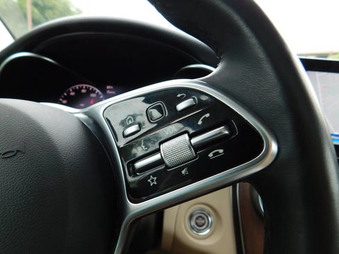 Used 2020 Mercedes-Benz GLC 300 4MATIC image 26