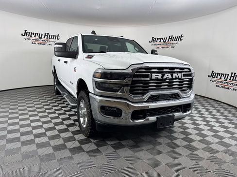 Used 2025 RAM 2500 Big Horn AWD/4WD image 4