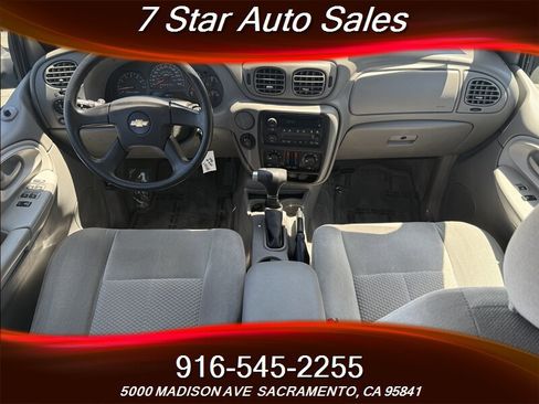 Used 2009 Chevrolet TrailBlazer LT w/ Cargo Convenience Package image 11