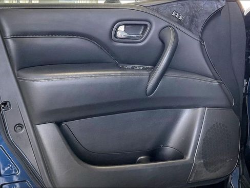 Used 2024 INFINITI QX80 Luxe RWD image 2