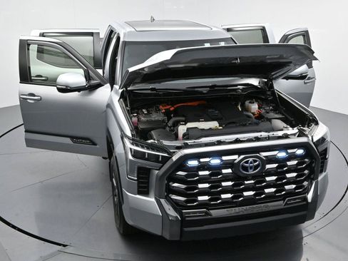 Used 2024 Toyota Tundra Platinum AWD/4WD image 43