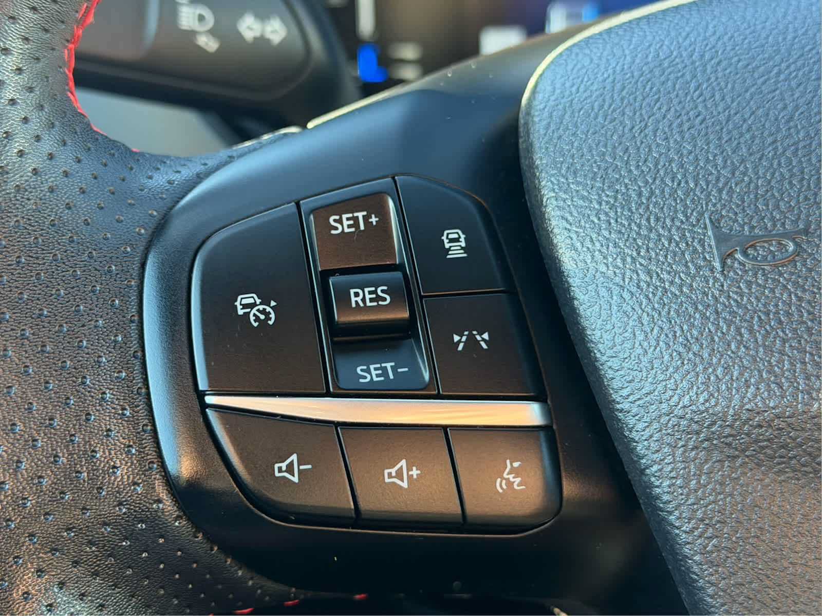 Used 2023 Ford Escape ST-Line w/ Tech Pack #1 FWD image 17