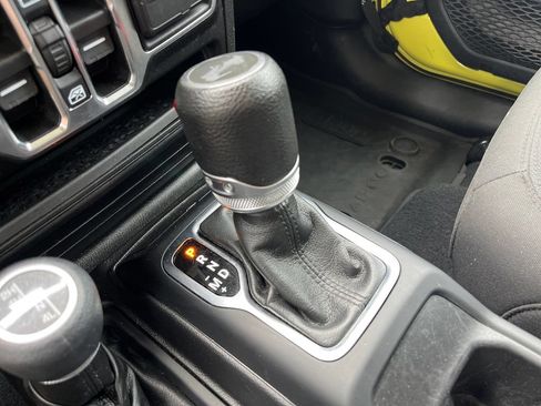 Used 2022 Jeep Wrangler Unlimited Sport AWD/4WD image 24