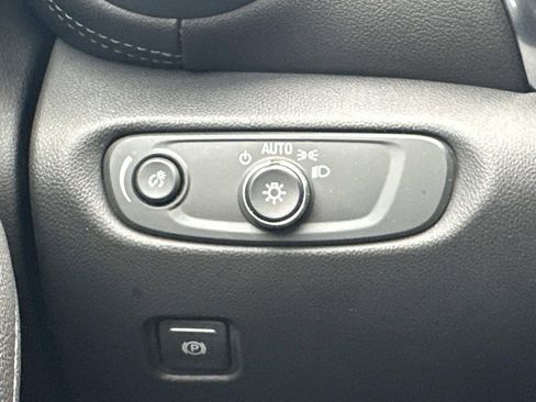 Used 2022 Chevrolet Blazer LT image 26