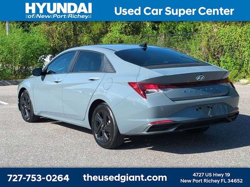 Used 2021 Hyundai Elantra SEL w/ Convenience Package FWD image 3
