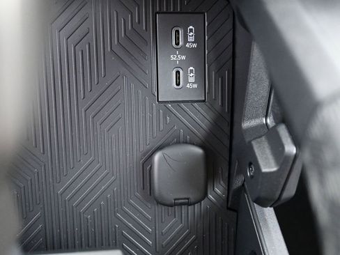 Used 2025 Toyota 4Runner Limited image 26