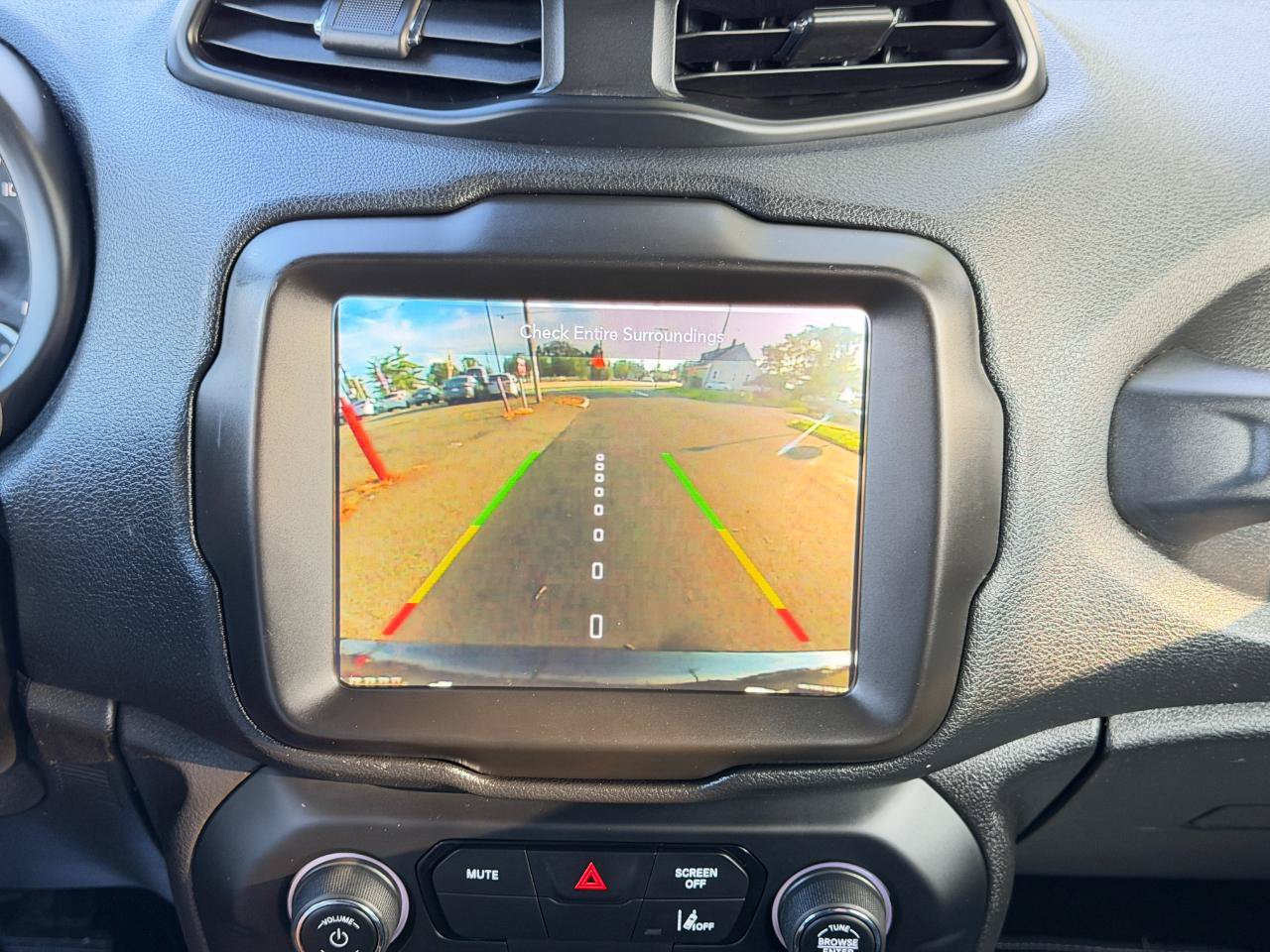 Used 2021 Jeep Renegade Latitude AWD/4WD image 62