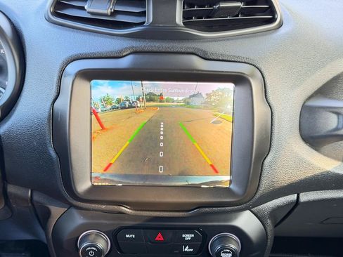 Used 2021 Jeep Renegade Latitude AWD/4WD image 62