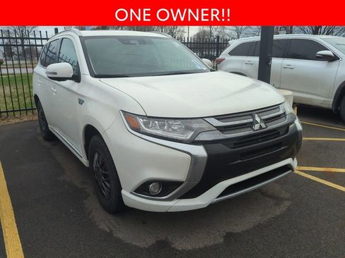 Used 2018 Mitsubishi Outlander SEL image 3