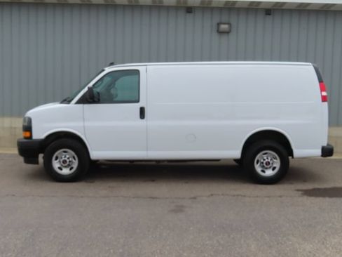 Used 2023 GMC Savana 2500 w/ Driver Convenience Package RWD image 8