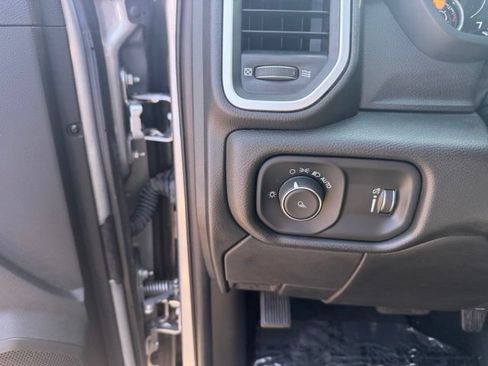 Used 2022 RAM 2500 Big Horn AWD/4WD image 19