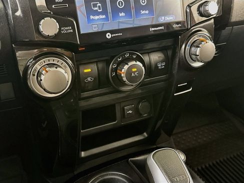 Used 2021 Toyota 4Runner TRD Off-Road Premium w/ Moonroof Package AWD/4WD image 19