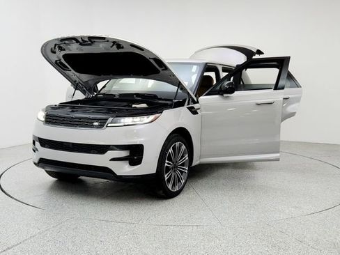 New 2026 Land Rover Range Rover Sport SE image 9