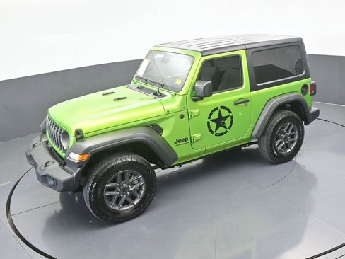Used 2025 Jeep Wrangler Sport image 39