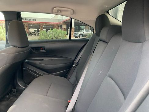 Used 2025 Toyota Corolla LE FWD image 11