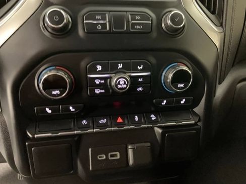 Used 2021 Chevrolet Silverado 1500 LT w/ Z71 Off-Road Package AWD/4WD image 24