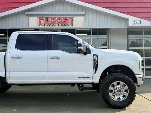 Used 2023 Ford F250 Lariat w/ Chrome Package image 12