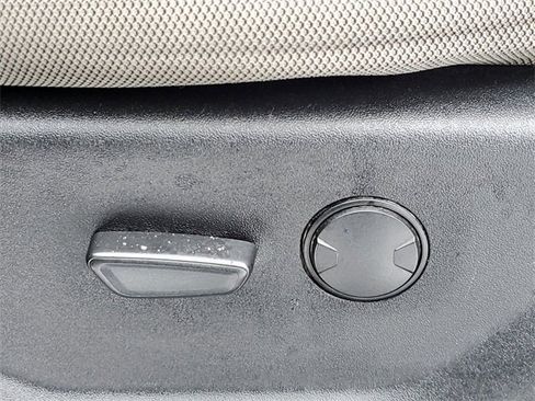 Used 2019 Ford F150 XLT image 6