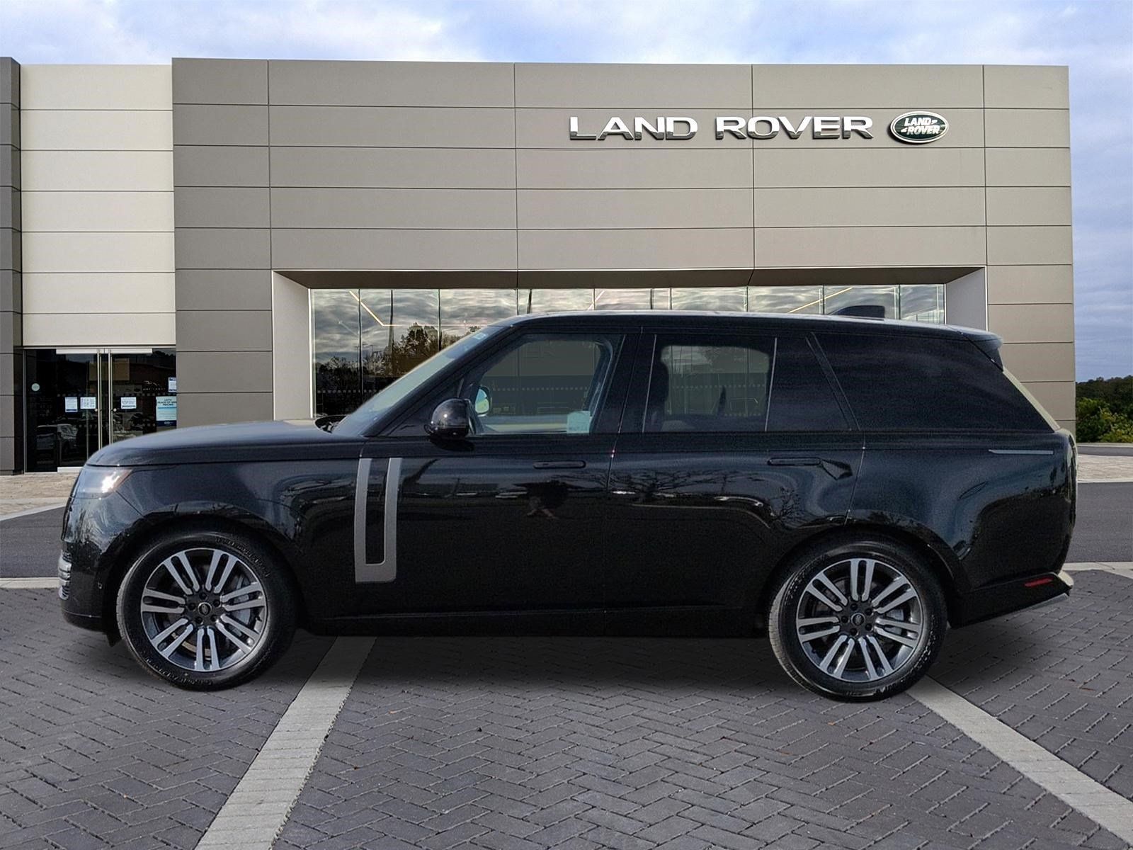Used 2024 Land Rover Range Rover SE AWD/4WD image 8