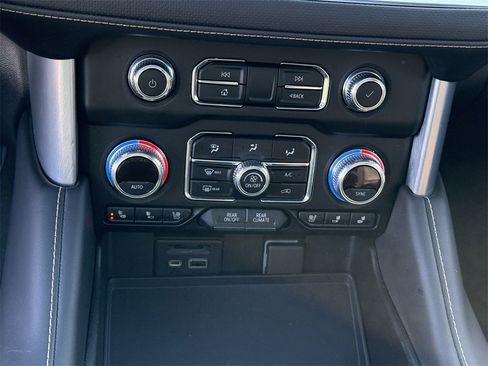 Certified 2021 GMC Yukon XL SLT w/ SLT Premium Package image 24