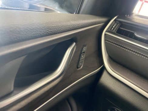 New 2025 Jeep Grand Cherokee Limited image 29