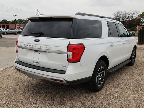 Used 2024 Ford Expedition Max XLT image 3