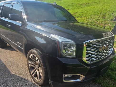 Used 2018 GMC Yukon XL Denali w/ Denali Ultimate Package AWD/4WD image 2