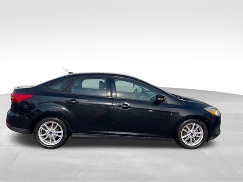 Used 2015 Ford Focus SE FWD image 12