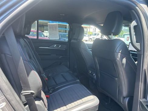 Used 2025 Ford Explorer ST-Line w/ ST-Line Street Pack AWD/4WD image 32