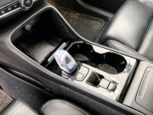 Used 2023 Volvo XC40 B4 Plus w/ Driver Assist Package image 18