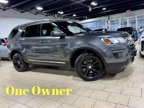 Used 2019 Ford Explorer XLT image 1