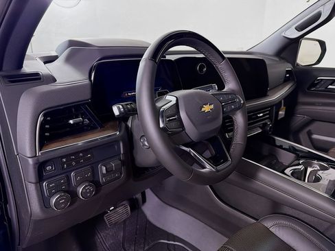 New 2026 Chevrolet Suburban High Country AWD/4WD image 9
