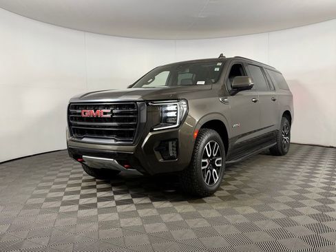 Used 2021 GMC Yukon XL AT4 image 3