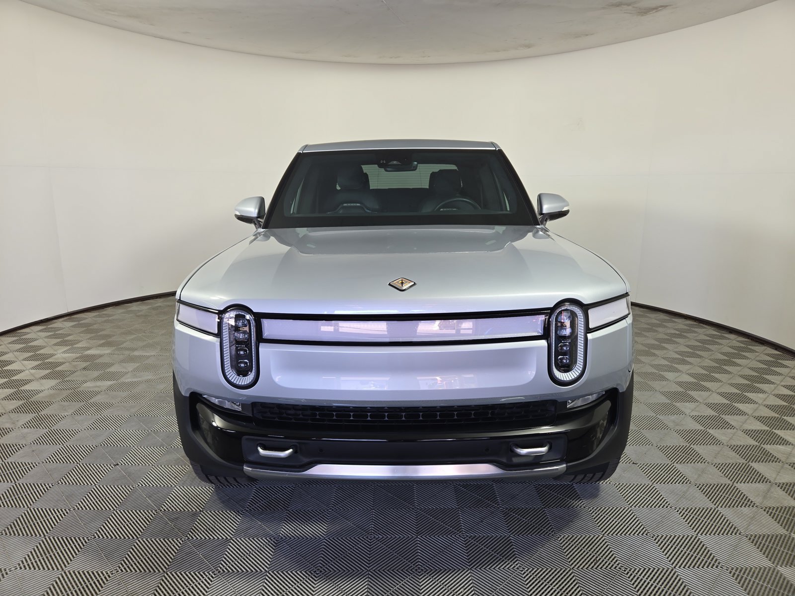 Used 2024 Rivian R1T Adventure Dual AWD/4WD image 8