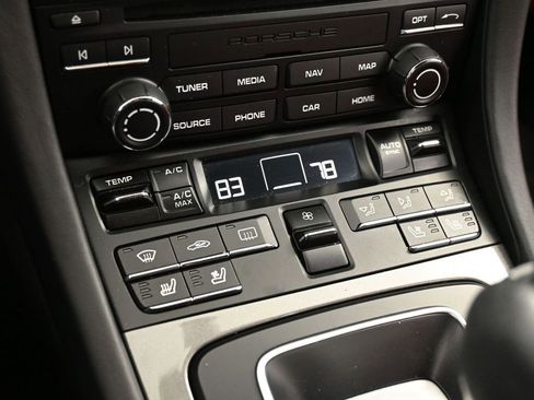 Certified 2017 Porsche 911 Turbo AWD/4WD image 22