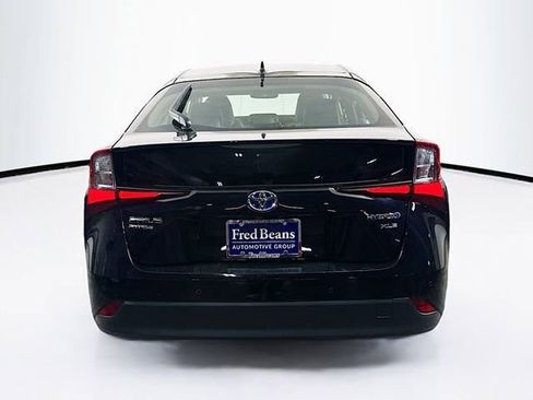 Used 2019 Toyota Prius XLE image 9