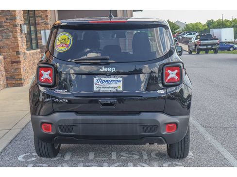 Used 2023 Jeep Renegade Latitude AWD/4WD image 4