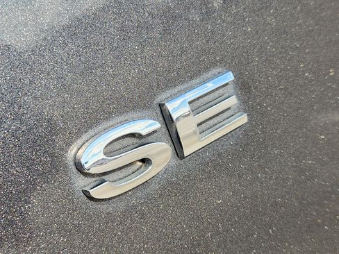 Used 2015 Ford Fiesta SE image 12