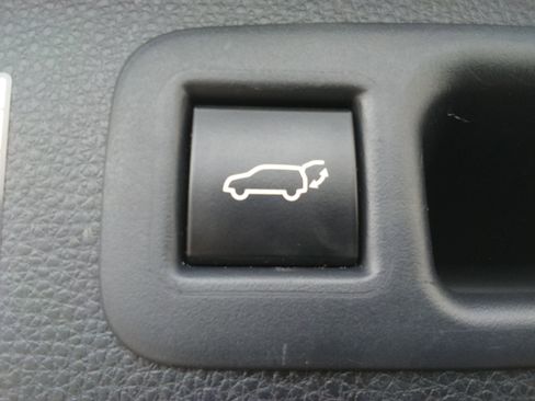 Used 2021 Toyota Highlander Limited AWD/4WD image 10