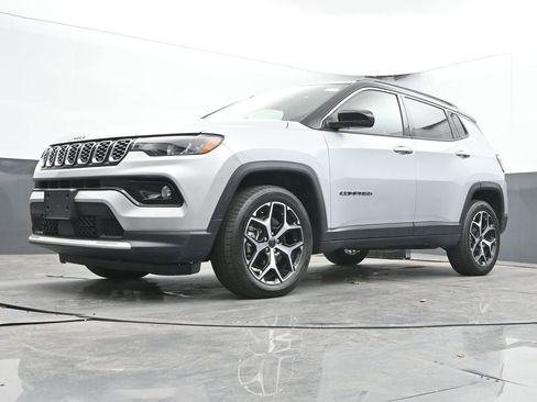 Used 2025 Jeep Compass Limited AWD/4WD image 49