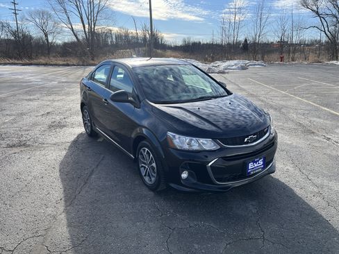 Used 2019 Chevrolet Sonic LT w/ Convenience Package image 10