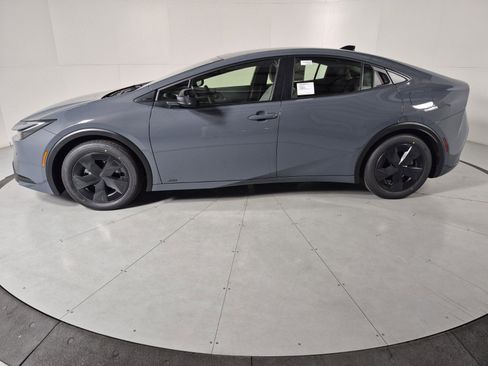 New 2026 Toyota Prius AWD image 2