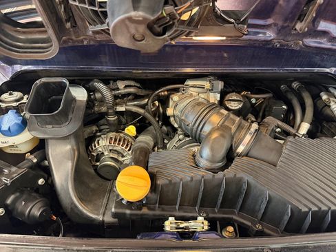 Used 2001 Porsche 911 Carrera 4 image 34