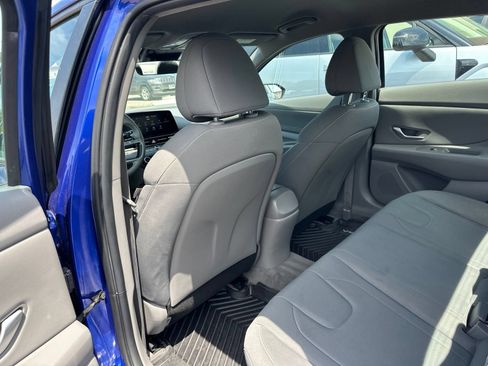 Used 2023 Hyundai Elantra SEL w/ Convenience Package FWD image 16