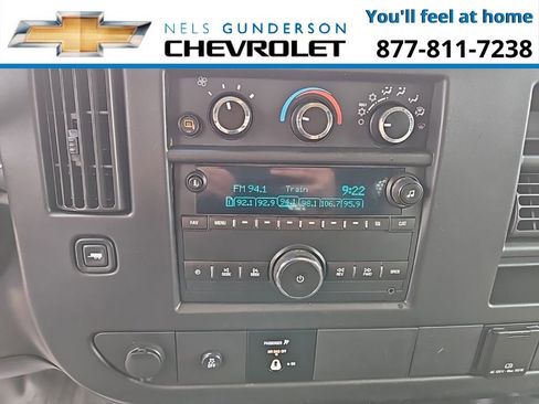 Used 2017 Chevrolet Express 3500 Extended image 19