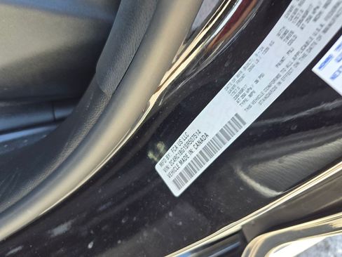 Used 2025 Chrysler Pacifica Select FWD image 14