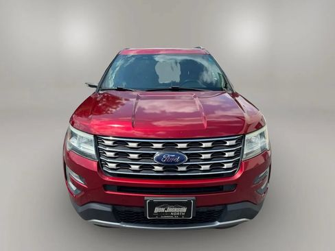 Used 2016 Ford Explorer XLT w/ Equipment Group 202A AWD/4WD image 3