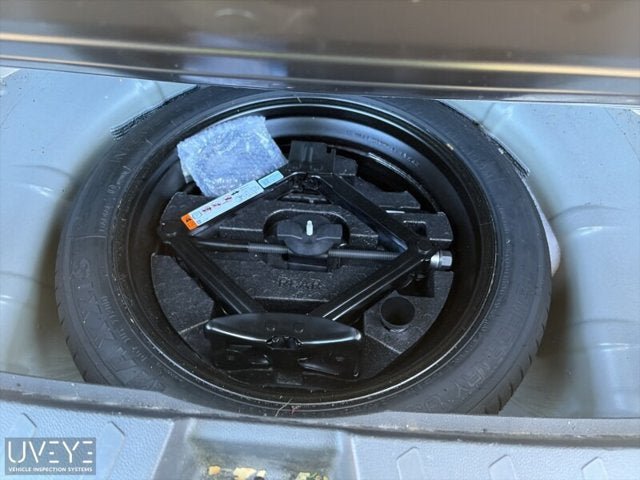 Used 2023 Chevrolet Traverse LT AWD/4WD image 19